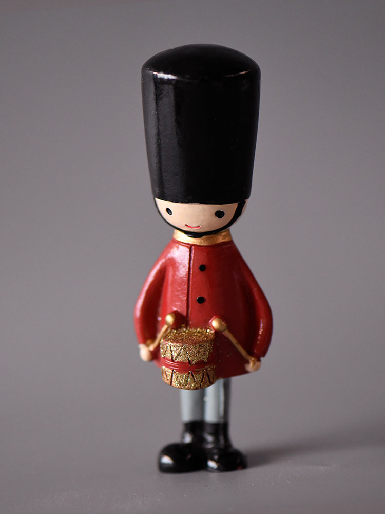 Nutcracker Puppet Soldier, Res - огляд і ціна Nutcracker Figurine